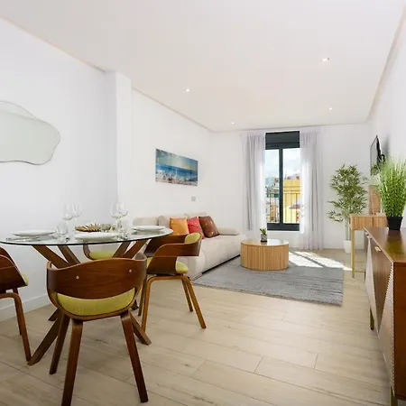 Penthouse Old Town Apartment *